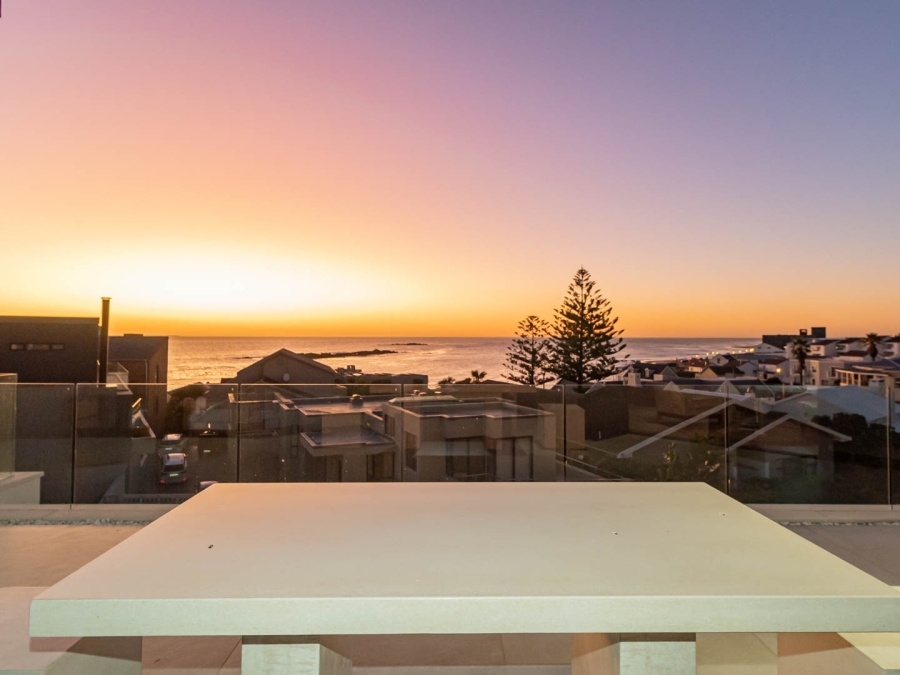 5 Bedroom Property for Sale in Bloubergstrand Western Cape